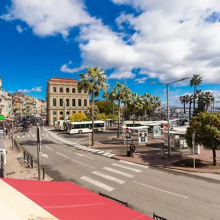 Sleeps 2 Air Con Wifi Cannes