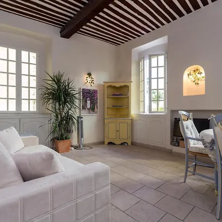 Sleeps 2 Air Con Wifi Apartment *