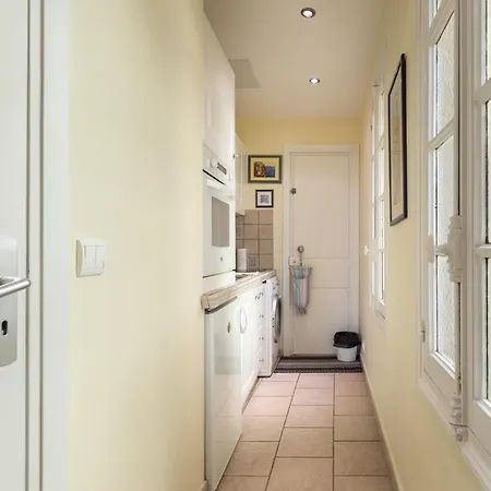 Sleeps 2 Air Con Wifi Apartment *